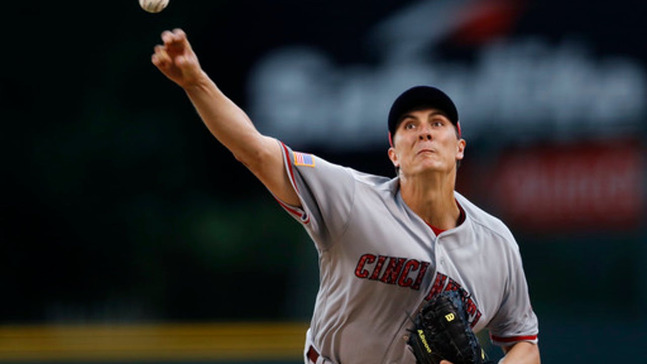 Bailey picks up 1st win since Aug. 12, Reds beat Rockies 8-1 (Jul 04, 2017)